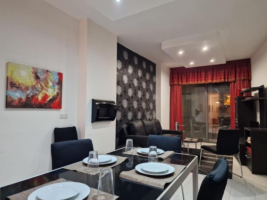 City Center Properties - Modern Two Bedroom Apartment With A Hot Tub And Amazing Location Сент-Полс-Бей Экстерьер фото